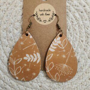 ~Handmade~ vintage style, boho, botanical earrings